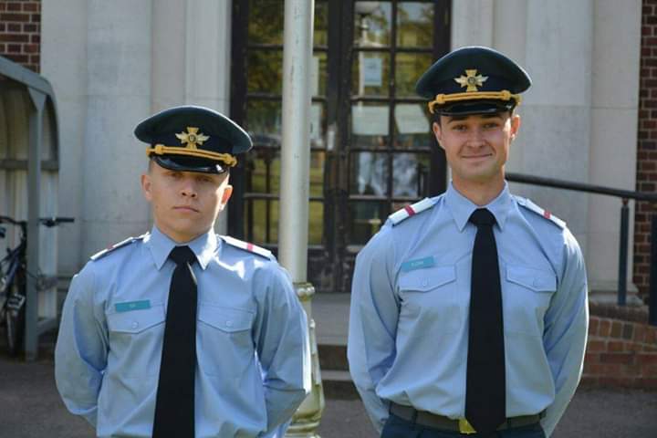 Двое украинских курсантов-моряков прошли курс офицерской подготовки в Великобритании. ФОТО